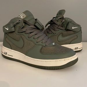 Nike Air Force 1 mids